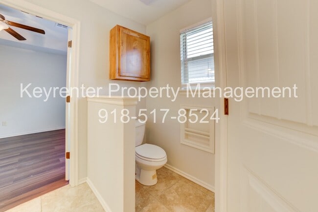 Building Photo - 3 Bed | Bath in Broken Arrow!