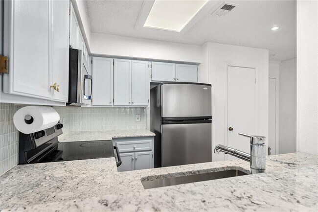 Building Photo - 1501 Barton Springs Rd