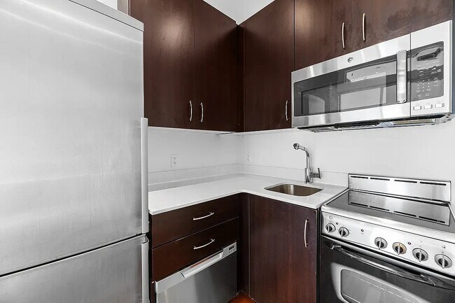 Building Photo - 167 Ludlow St