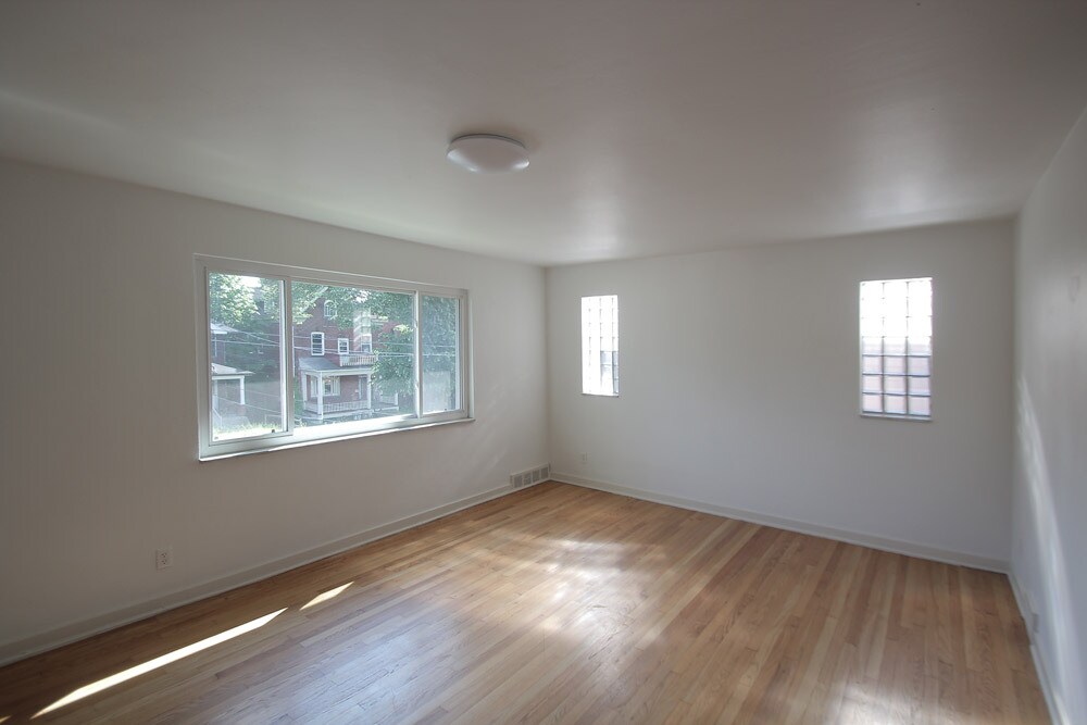 Building Photo - 415 Franklin Ave
