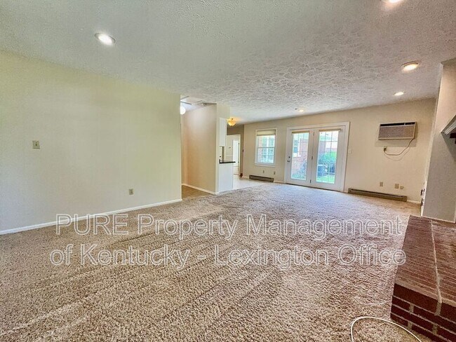Building Photo - 2077 Dogwood Dr