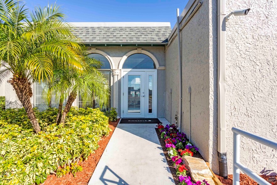 Hanley Place Apartments Tampa, FL Apartment Finder