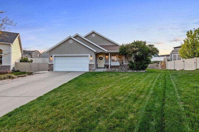 Building Photo - 2521 Apricot Pl