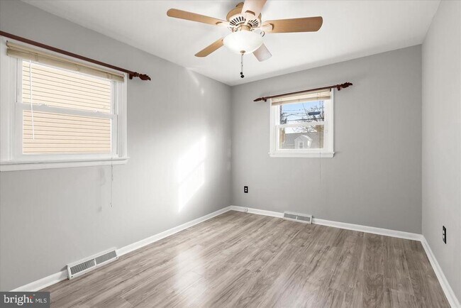 Building Photo - 517 Winters Ln