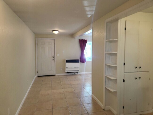 Building Photo - 104