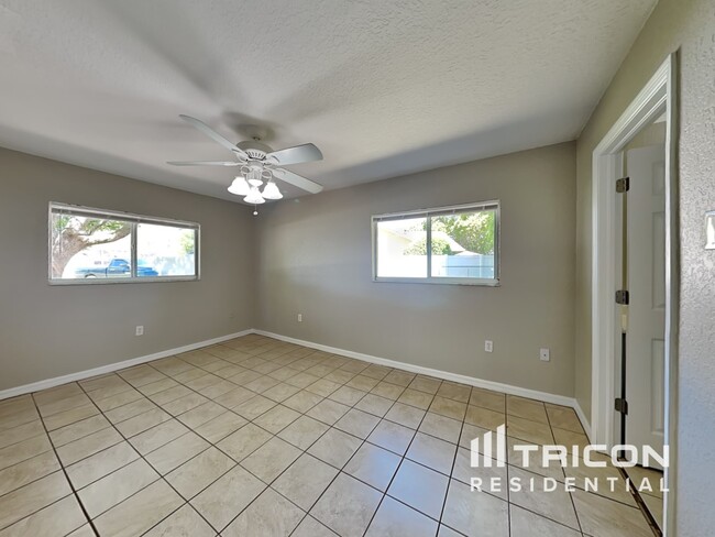 Building Photo - 4369 Montano Ave
