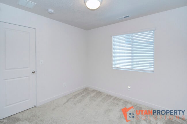 Building Photo - 6069 W Olivine River Ln