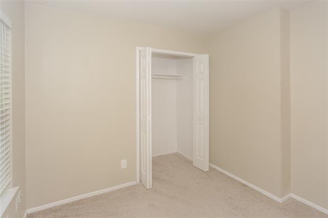Building Photo - 702 Southridge Ct