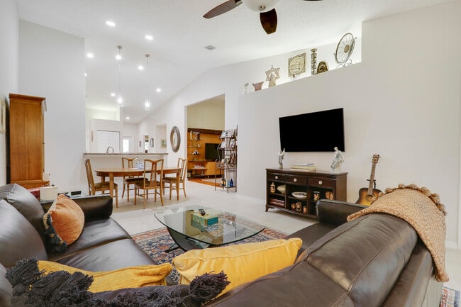 Building Photo - 8063 Dolomtian Way