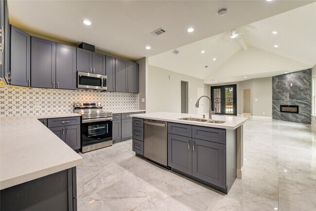 Building Photo - 1513 Sherl St