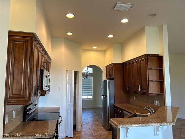Building Photo - 6200 Pebble Ln