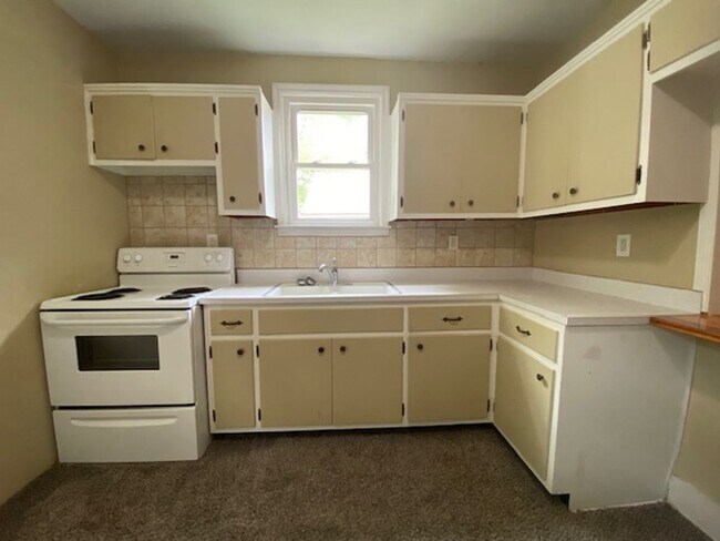 Building Photo - 38-42 E XENIA