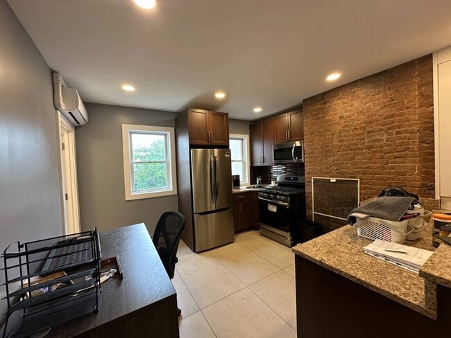 Building Photo - 387 Van Brunt St