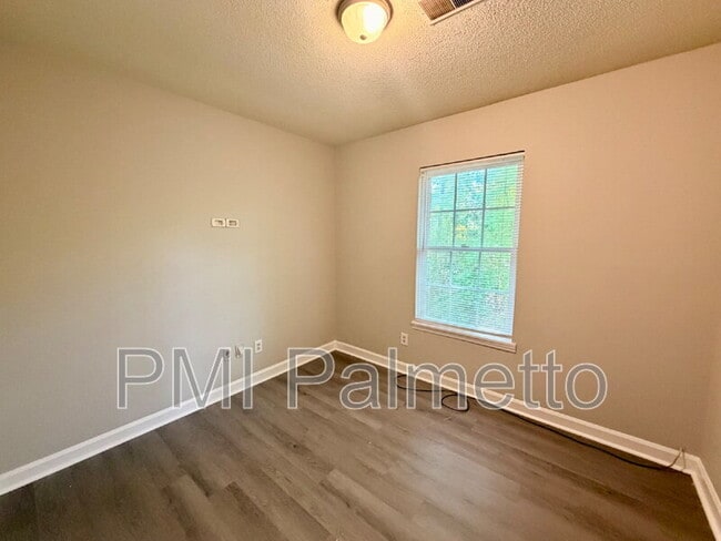 Building Photo - 1919 Tall Pines Cir