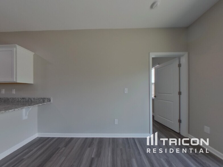 Building Photo - 210 Sweetgrass Ln