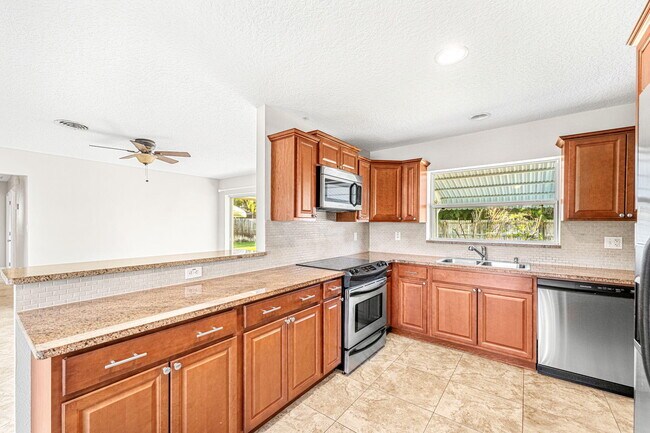 Building Photo - 406 N Neptune Dr