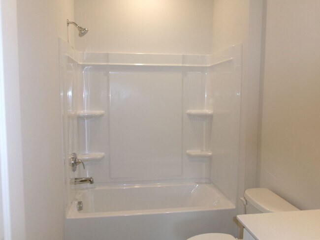 Building Photo - New 5 bedroom, 3 bath home in Clear Pond with pond view