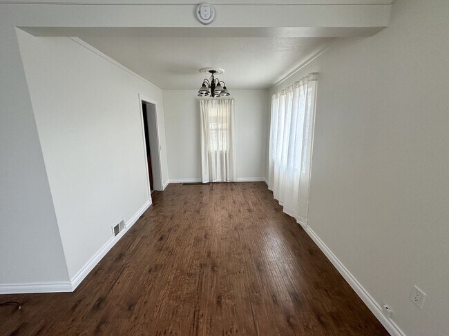 Building Photo - 320/322 Casey Ave*