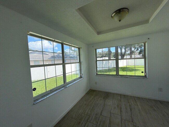 Building Photo - 10024 SW 73rd Terrace