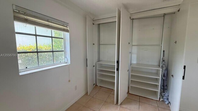 Building Photo - 3300 SW 126th Ave
