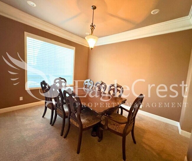 Building Photo - Luxury Bella Terra Estate with Mountain & Vineyard Views