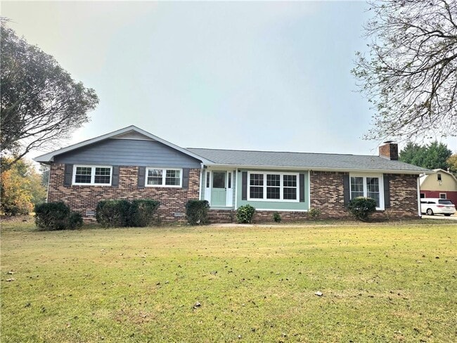 Primary Photo - 1800 Hwy 81