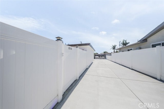 Building Photo - 10503 Cantara St