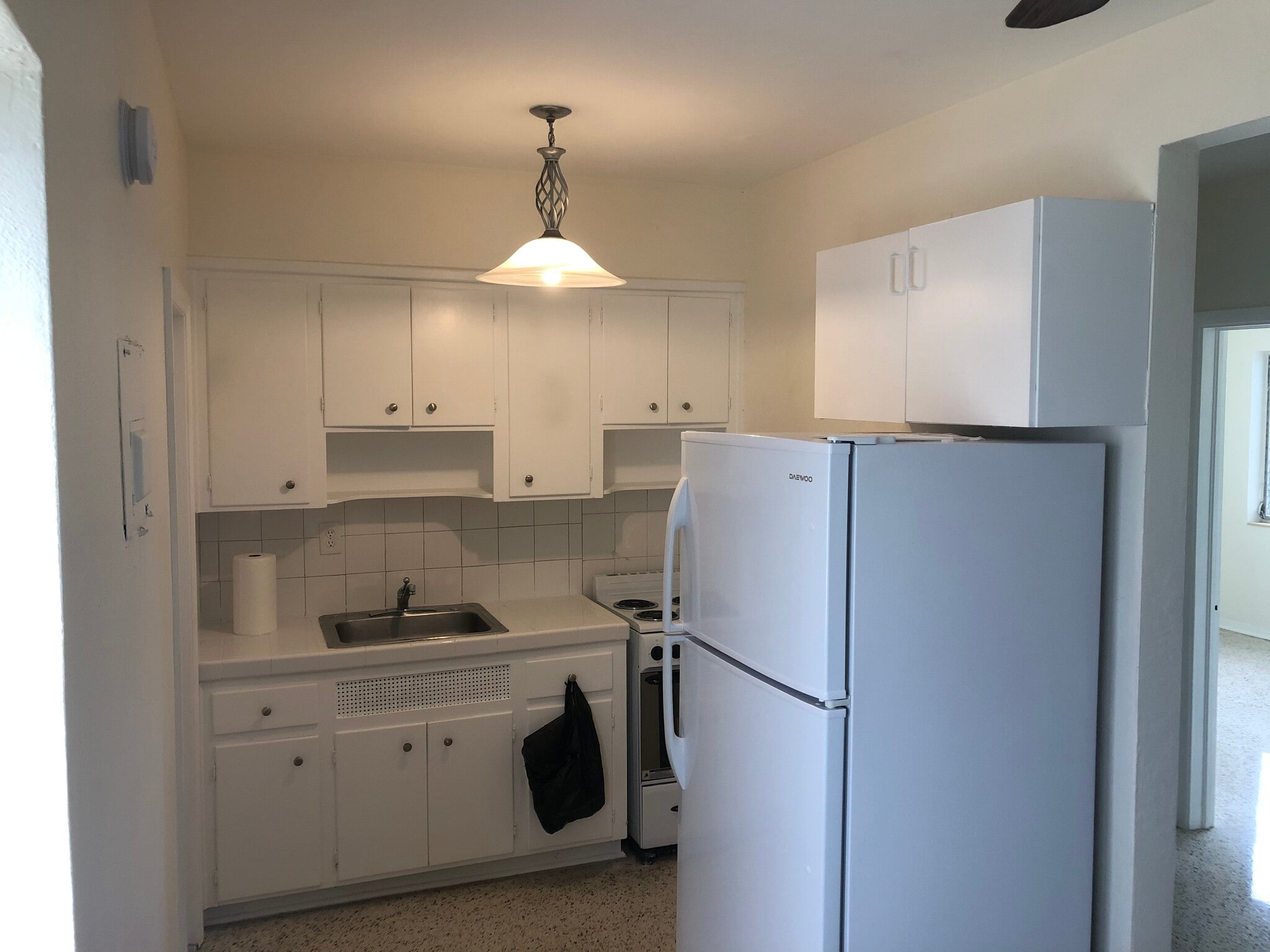 Building Photo - 3315 SW 9th Ter