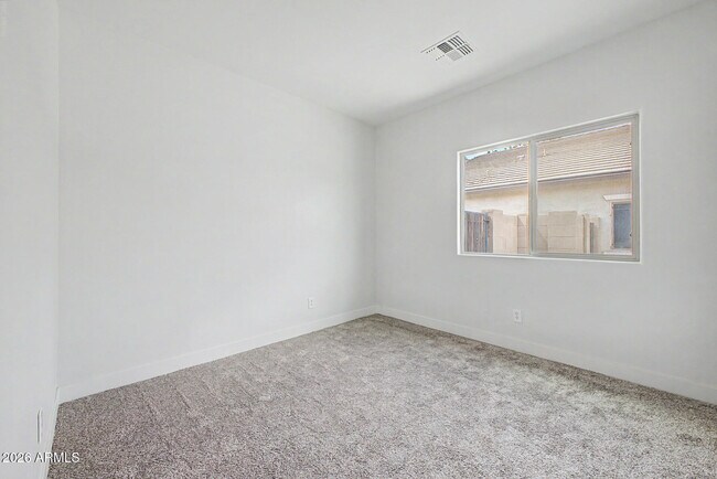 Building Photo - 3113 E Chisum Ln