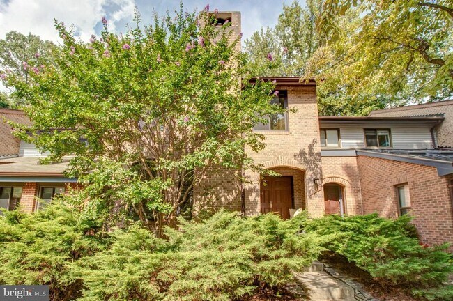 Building Photo - 5707 Waters Edge Landing Court