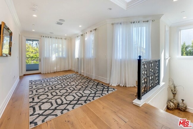 Building Photo - 345 S Saltair Ave