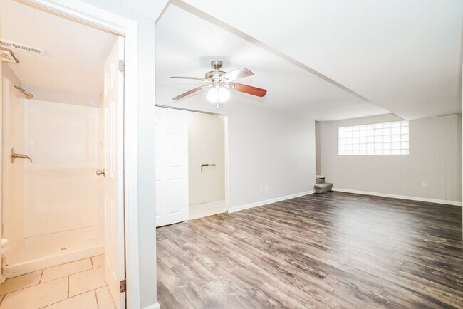 Building Photo - 6544 Portsmouth Dr