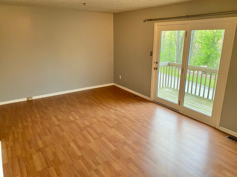 Building Photo - 202 Meadowview Dr