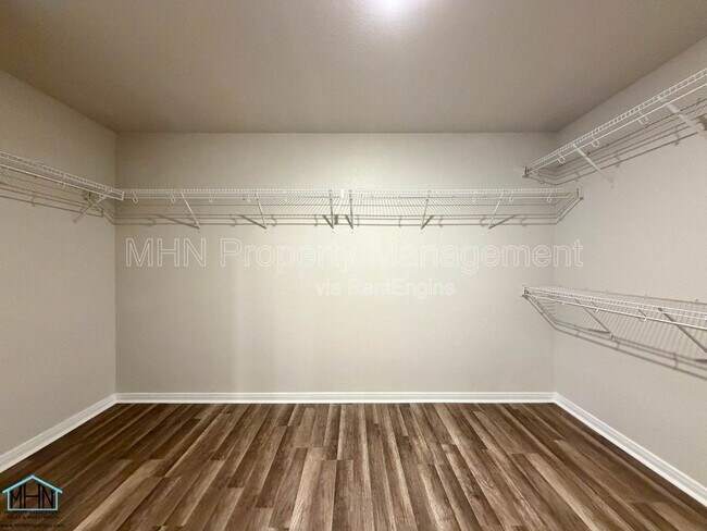 Building Photo - 10950 Chippewa Trce