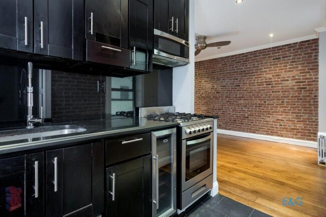 Building Photo - 4 bedroom in New York NY 10029