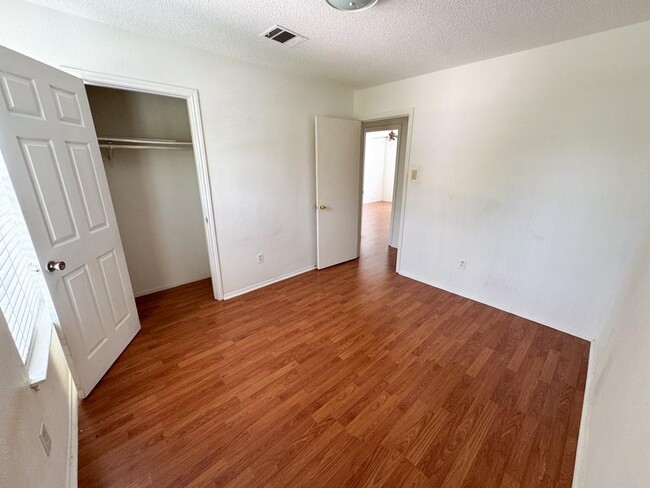 Building Photo - 11701 Hidden Quail Dr