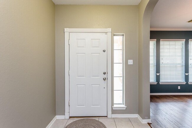 Building Photo - 15230 Ledgewood Park Dr