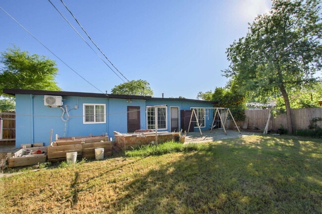 Building Photo - Available Now or Fall. Old East Davis Rental with Spacious Yard, Bonus Room & Easy Bike Access to...