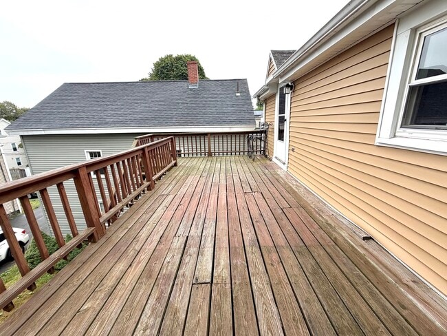 Building Photo - 18 Japonica St