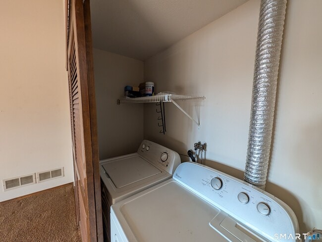 Building Photo - 17 Little Oak Ln