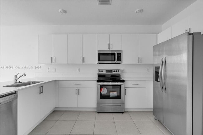 Building Photo - 209 SW 159th Way