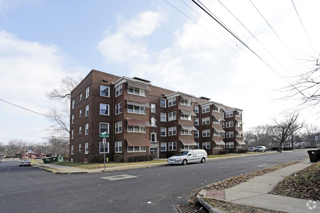 Building Photo - Linn St Commons