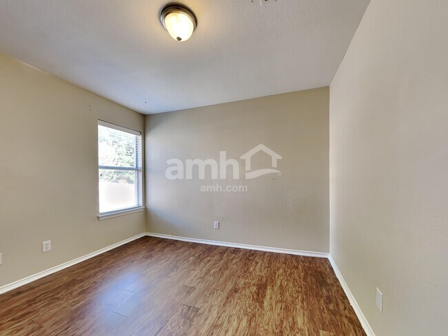 Building Photo - 1039 Winepress Rd