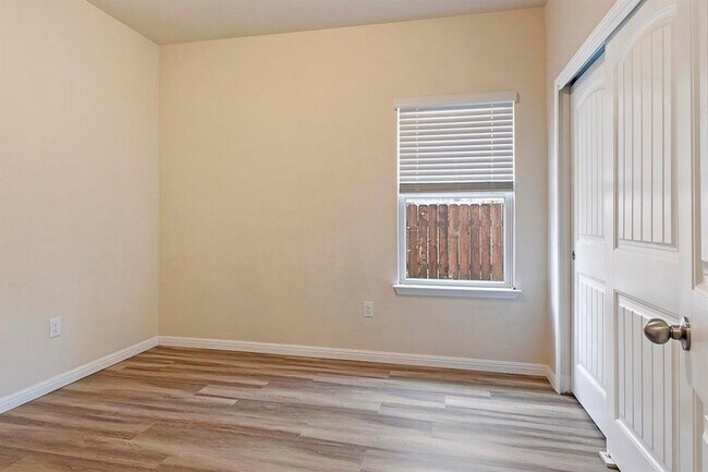 Building Photo - 4437 Lobo Landing Ln