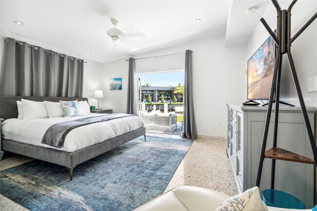 Building Photo - 2523 Castilla Isle