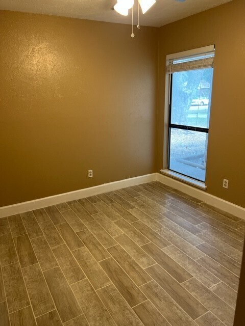 Building Photo - 15615 Summer Briar Ct