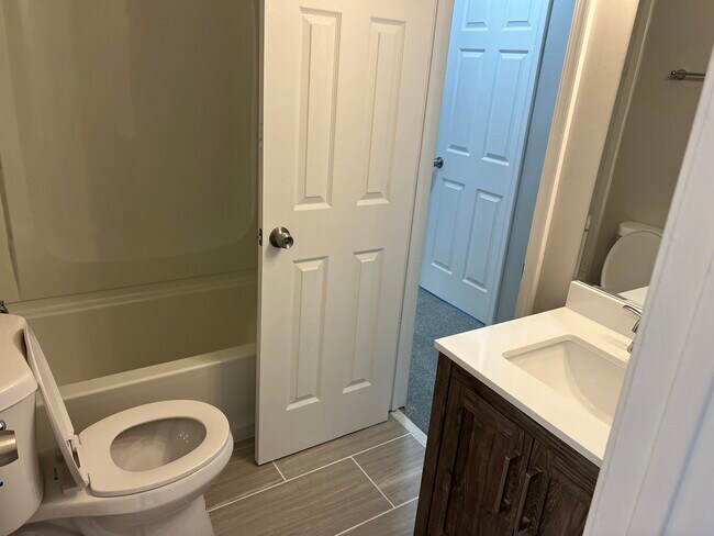 Building Photo - 1109 Netherland Ct