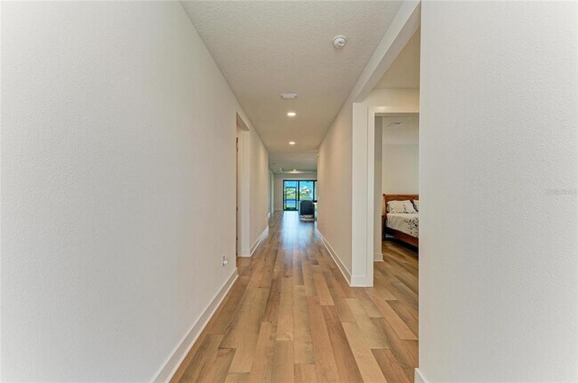 Building Photo - 18530 Midsummer Pl