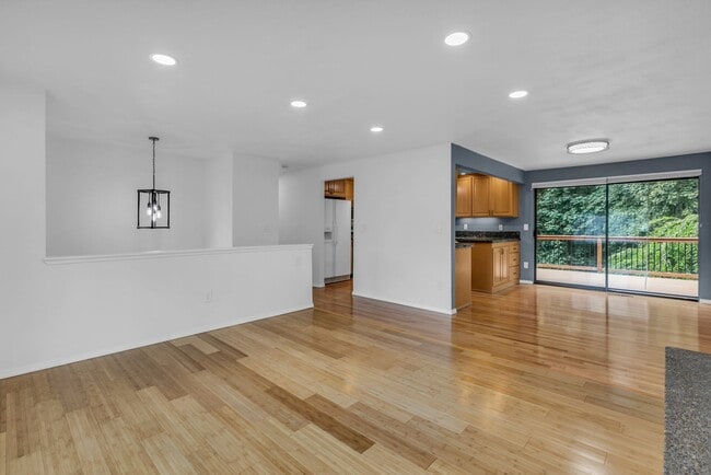 Building Photo - Three bedroom plus bonus room, and 2.5 bat...