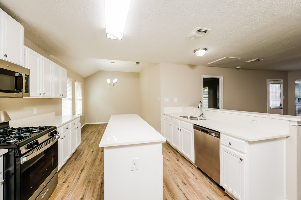 Building Photo - 18614 Willow Cove Dr